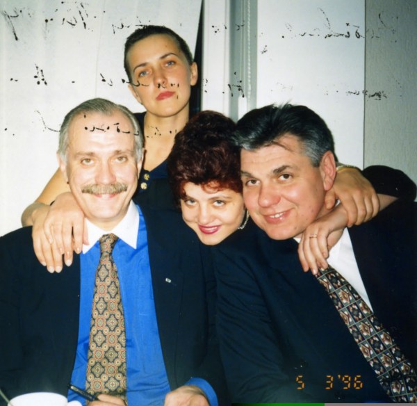 На фото - известный советский каскадер и спортсмен-борец Николай Николаевич Ващилин (крайний справа)